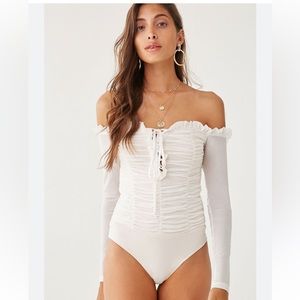 BRAND NEW - FOREVER 21 - Off-the-shoulder Bodysuit - White/Nude (size small)
